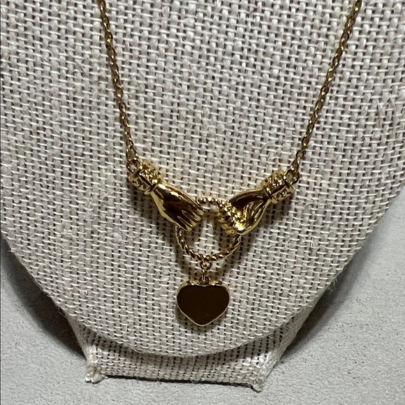 Elegant Gold Necklace - Picture 2 of 3